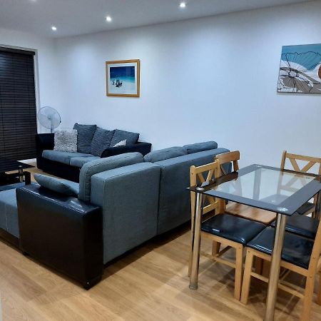 Max'Em Lexington Luxury Apartment Slough Exteriér fotografie